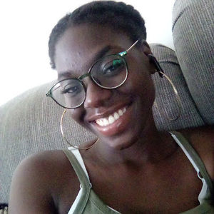 Meet your Posher, Danielle
